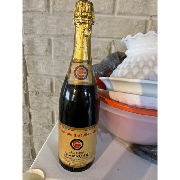Chicago Cubs Wrigley Field Champagne 1984 World Series Collectible Sealed Wine - Picture 2 of 10